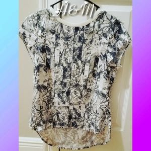 Chic & Cute H&M Short Sleeve Blouse